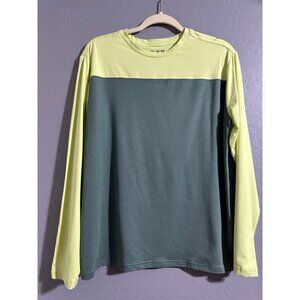 01. Algo Boys Quick Dry Performance Long Sleeve Size XL 16/18 NWOT